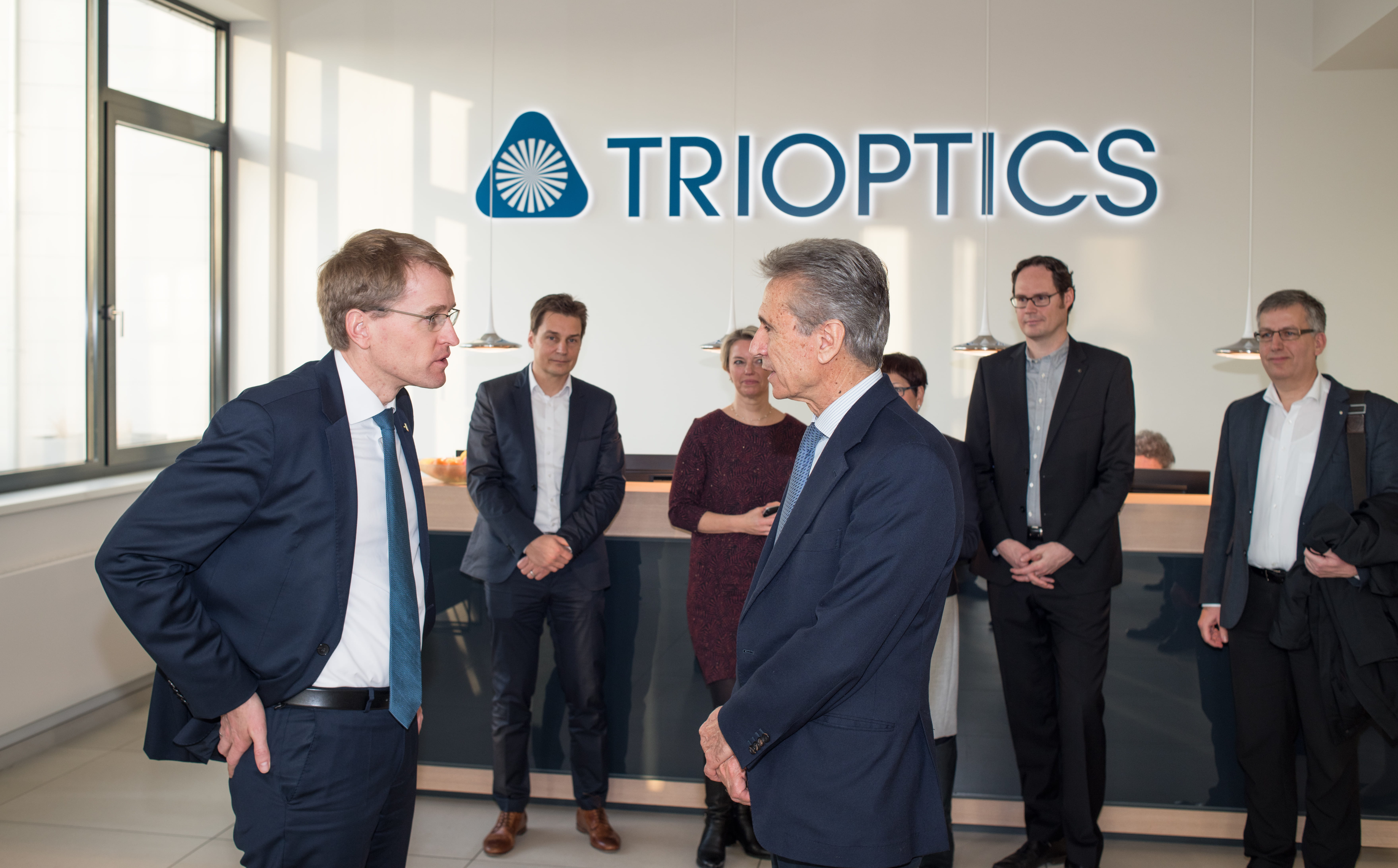 Ministerpräsident Günther bei TRIOPTICS